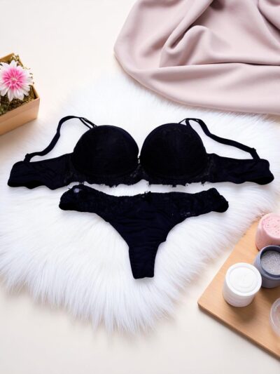 Jet Black Padded Seamless Bra - Image 3